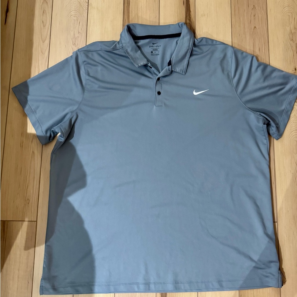 Nike Gray Polo Shirt for Casual and Athletic Wear